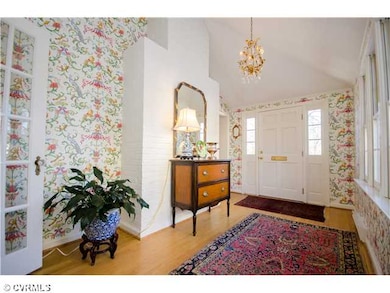 Foyer - Beautiful foyer with a vaulted ceiling, ma