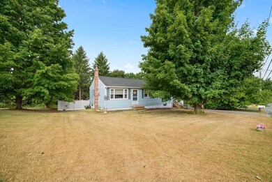 3 Pioneer Valley Dr, Spencer, MA 01562 - photo 2