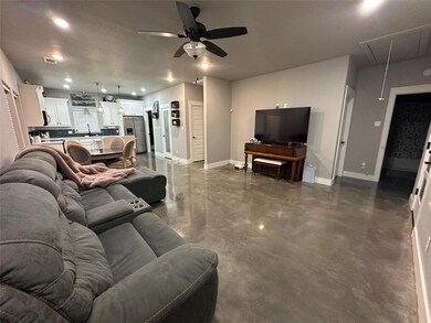 128 E Day St, Denison, TX 75021 - photo 7