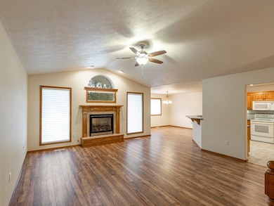 303 W Arrow Ln, Spokane, WA 99208 - photo 4