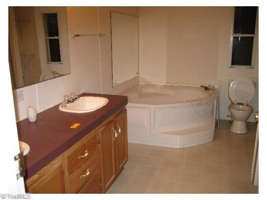 Master Bath/Spa.
