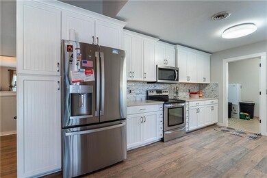 2811 W Parkwood Dr, Rogers, AR 72756 - photo 7