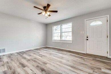 512 Brookfield Dr, Hurst, TX 76053 - photo 7