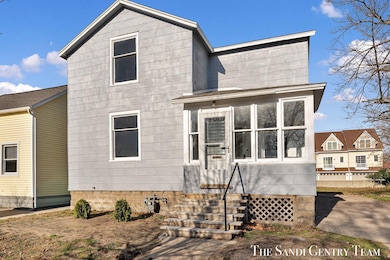 317 Elliott Ave, Grand Haven, MI 49417 - photo 2