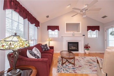 3604 Warwick Ct, Coraopolis, PA 15108 - photo 3