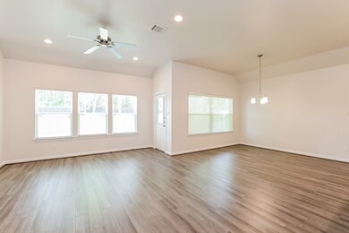 17686 Cedar Crest Dr, Conroe, TX 77306 - photo 3