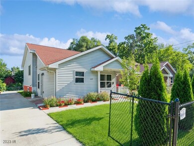 1627 Jefferson Ave, Des Moines, IA 50314 - photo 2
