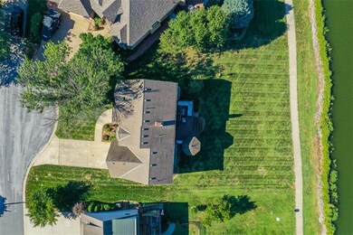 5031 SW Kingfisher Dr, Lees Summit, MO 64082 - photo 4