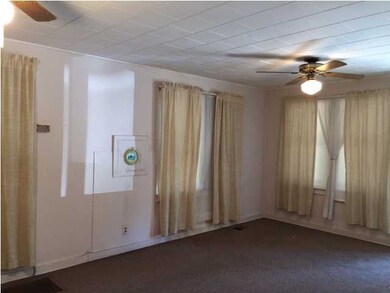 312 NW 3rd St, Carrabelle, FL 32322 - photo 5