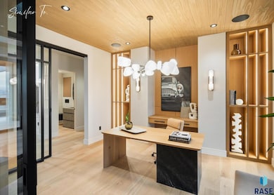 5812 N Mapleton Pl Place, Sioux Falls, SD 57105 - photo 4