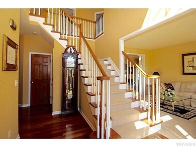 Foyer.