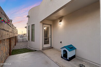 824 Paseo Dulce Ave, Horizon City, TX 79928 - photo 5