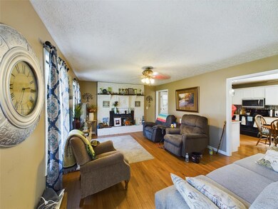 107 E 10th St, Dixon, MO 65459 - photo 5