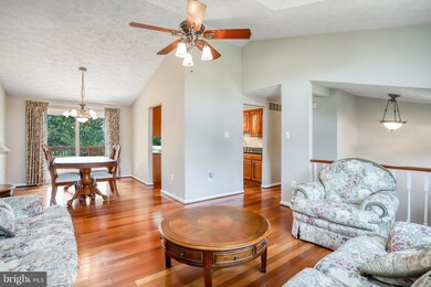 22212 Stablehouse Dr, Sterling, VA 20164 - photo 4