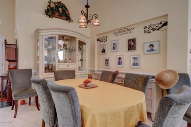 5007 Trailing Vine Ln-large-005-7-P22775