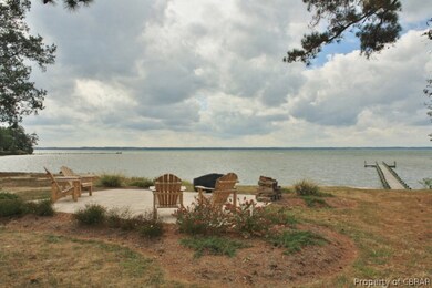 724 Benson Rd, Weems, VA 22576 - photo 4