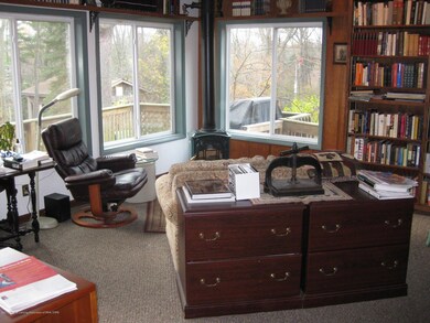 Library/Den