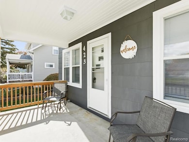 423 16th St, Port Huron, MI 48060 - photo 2