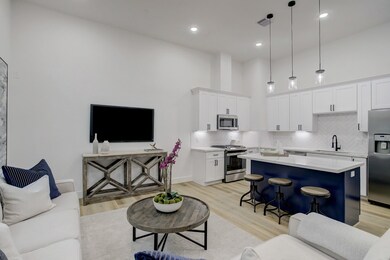 107 W Whitney St unit B, Houston, TX 77018 - photo 6