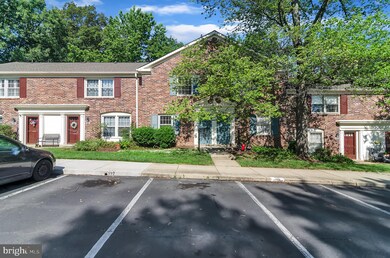 8429 Penshurst Dr unit 597, Springfield, VA 22152 - photo 3