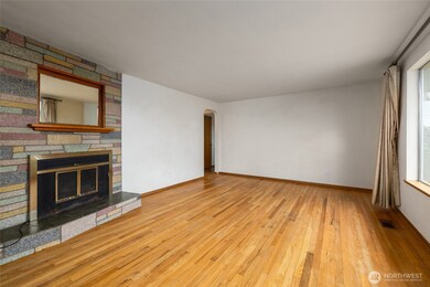 1411 38th St, Anacortes, WA 98221 - photo 2