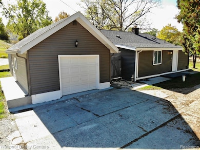 4915 Clarkston Rd, Clarkston, MI 48348 - photo 3