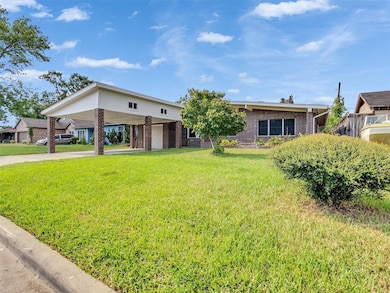 5627 Southbrook Dr, Houston, TX 77033 - photo 4