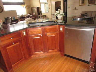 Another view of the kitchen and new island, new si