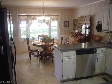 2005 Harvell St, Asheboro, NC 27205 - photo 6