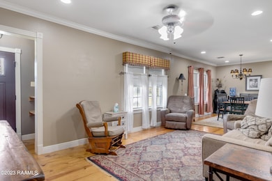 502 E Edwards St-7