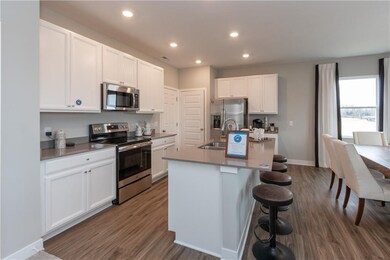 381 Switchgrass Ln, Whiteland, IN 46184 - photo 2