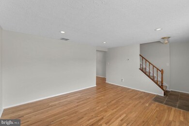 1233 Elm Grove Cir, Silver Spring, MD 20905 - photo 4