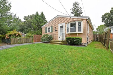 128 Oak Crest Dr, Riverside, RI 02915 - photo 2