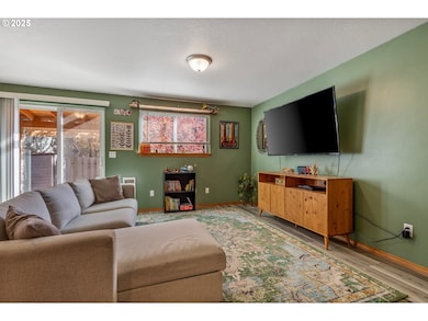 492 Donna Dr, Newberg, OR 97132 - photo 6