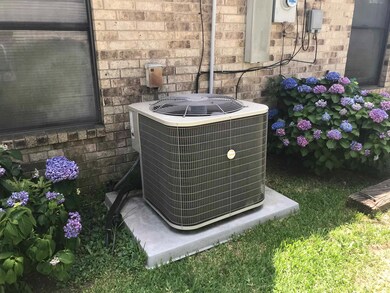 412 Candlewood St, Wake Village, TX 75501 - photo 7