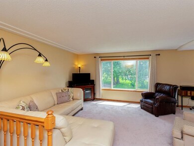 718 E Terrace Dr, Center Point, IA 52213 - photo 4