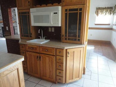 Kitchen. A SECOND SINK IS GREAT WHEN COOKING OR AS