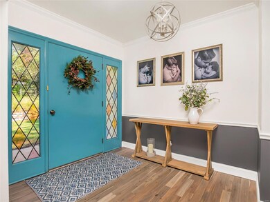 Love this interior color on the door!