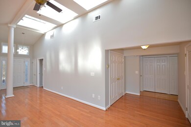 8925 Littleton St, Fairfax, VA 22032 - photo 3