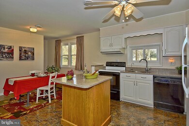 7817 Belgaro Rd, Laurel, MD 20723 - photo 6