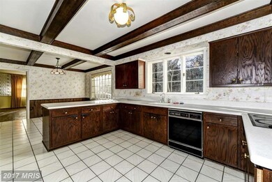 8104 Horseshoe Ln, Potomac, MD 20854 - photo 4