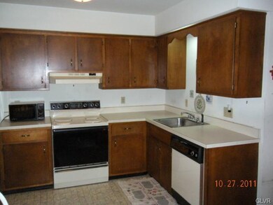 812 W Lehigh St, Bethlehem, PA 18018 - photo 5