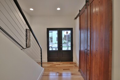 216-W3rd-52