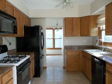 820 Mayfair Ln, Algonquin, IL 60102 - photo 4