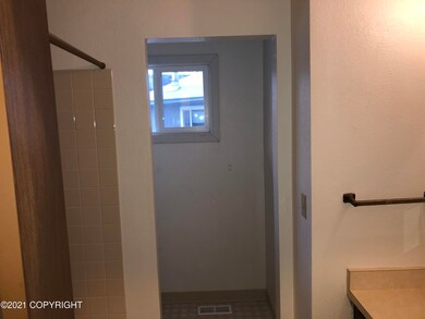 5531 Windflower Cir unit B, Anchorage, AK 99507 - photo 2