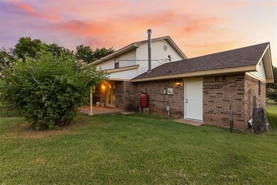 318 S Adams St, Pocasset, OK 73079 - photo 6