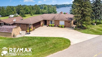 4564 Hamilton Way, Gladwin, MI 48624 - photo 2