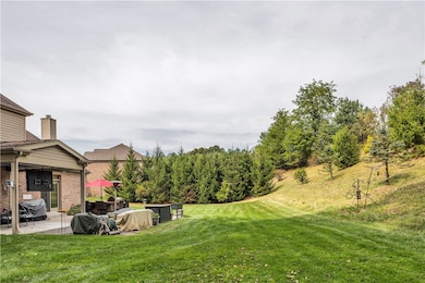 110 Merlin Dr, Canonsburg, PA 15317 - photo 2