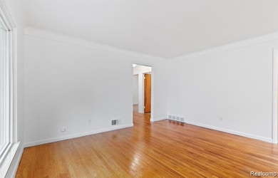 6690 Deering St, Garden City, MI 48135 - photo 4