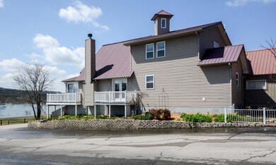 Side of Home Hollister Branson